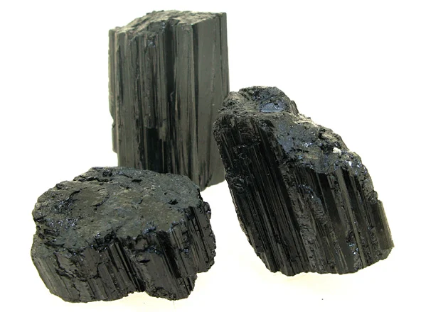 Cómo elegir tu primer cristal según tu intención 2 turmalina negra