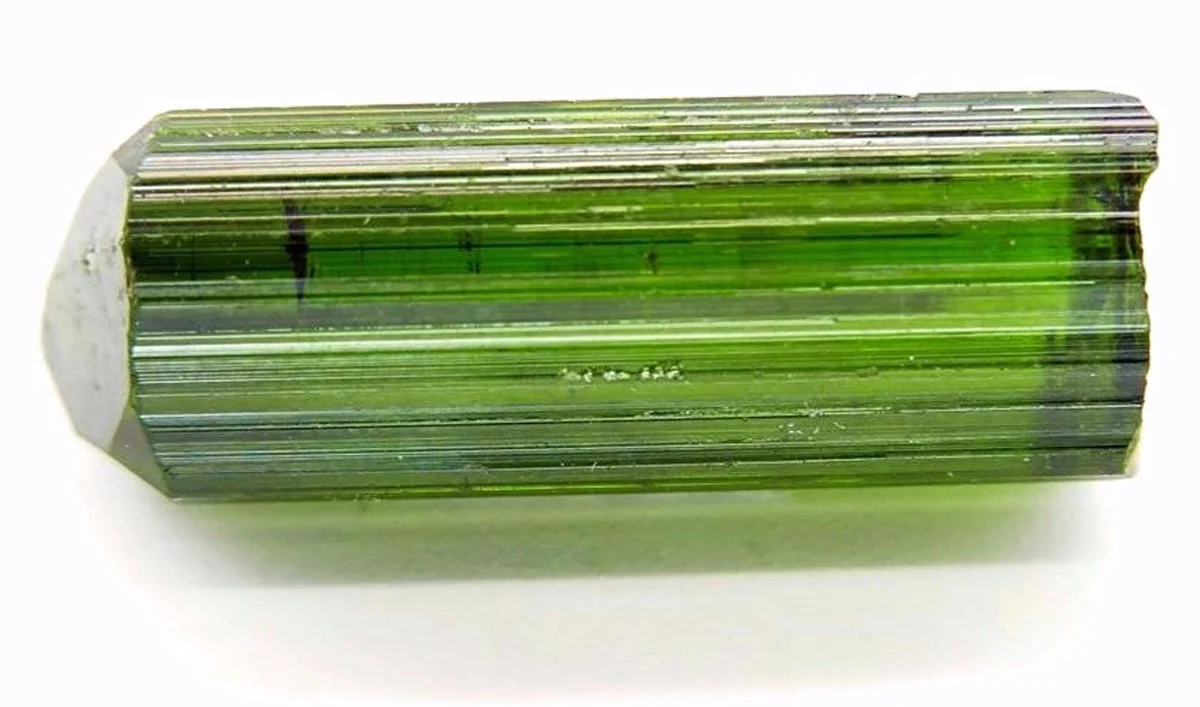 Turmalina Verde: propiedades, significado y usos | Esencia Nativa