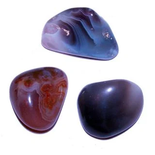 Rodado de ágata teñida pulida, mineral natural de cosmética orgánica