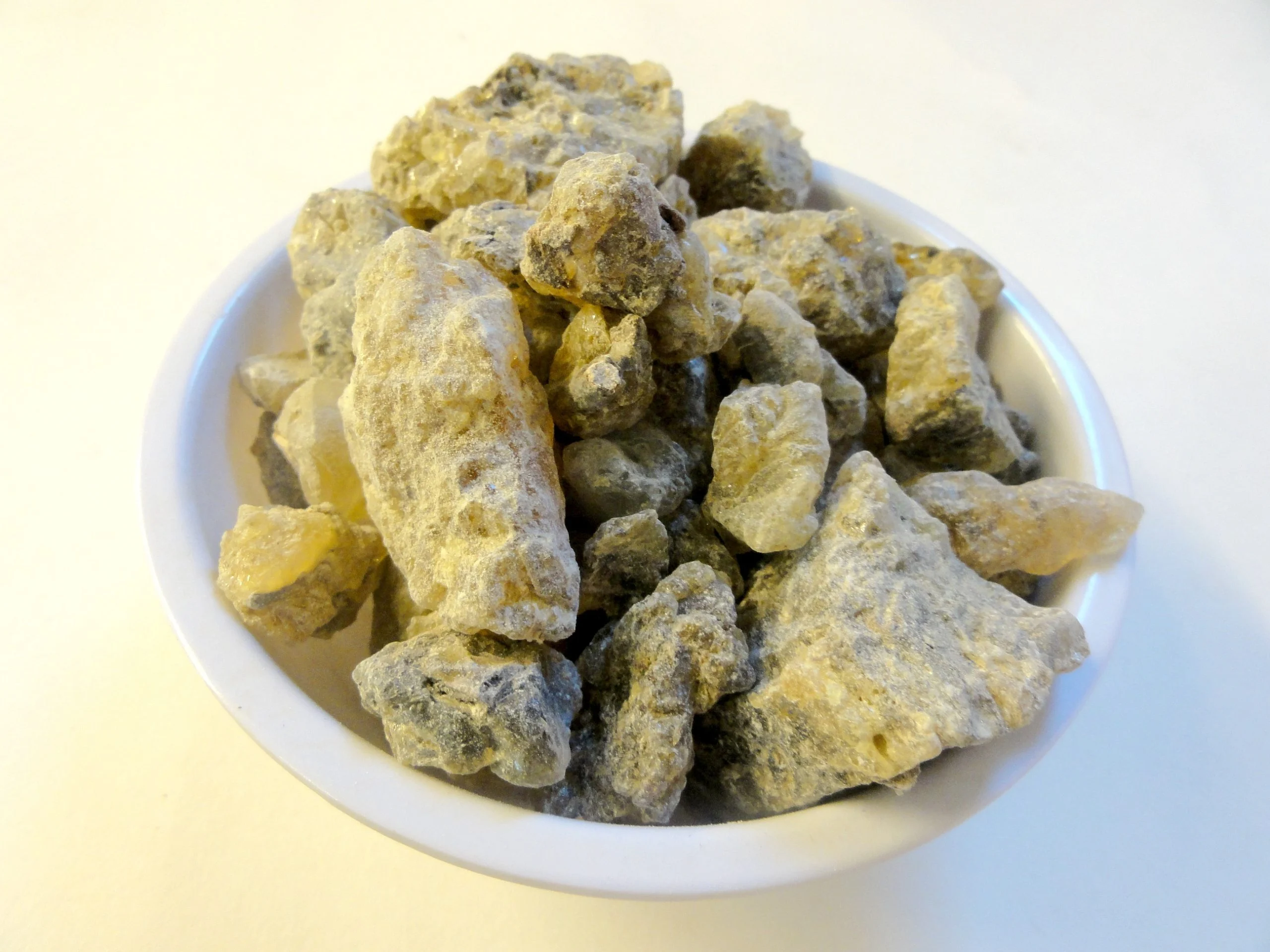 Aceites esenciales para cada chakra: guía completa 34 resina copal mexico scaled