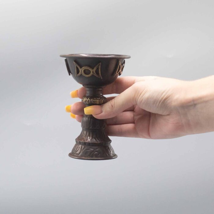 Copa Ritual de Cobre Antiguo con Triple Luna 8x13cm - ¡Ideal para tus rituales y decoración espiritual! - Imagen 3