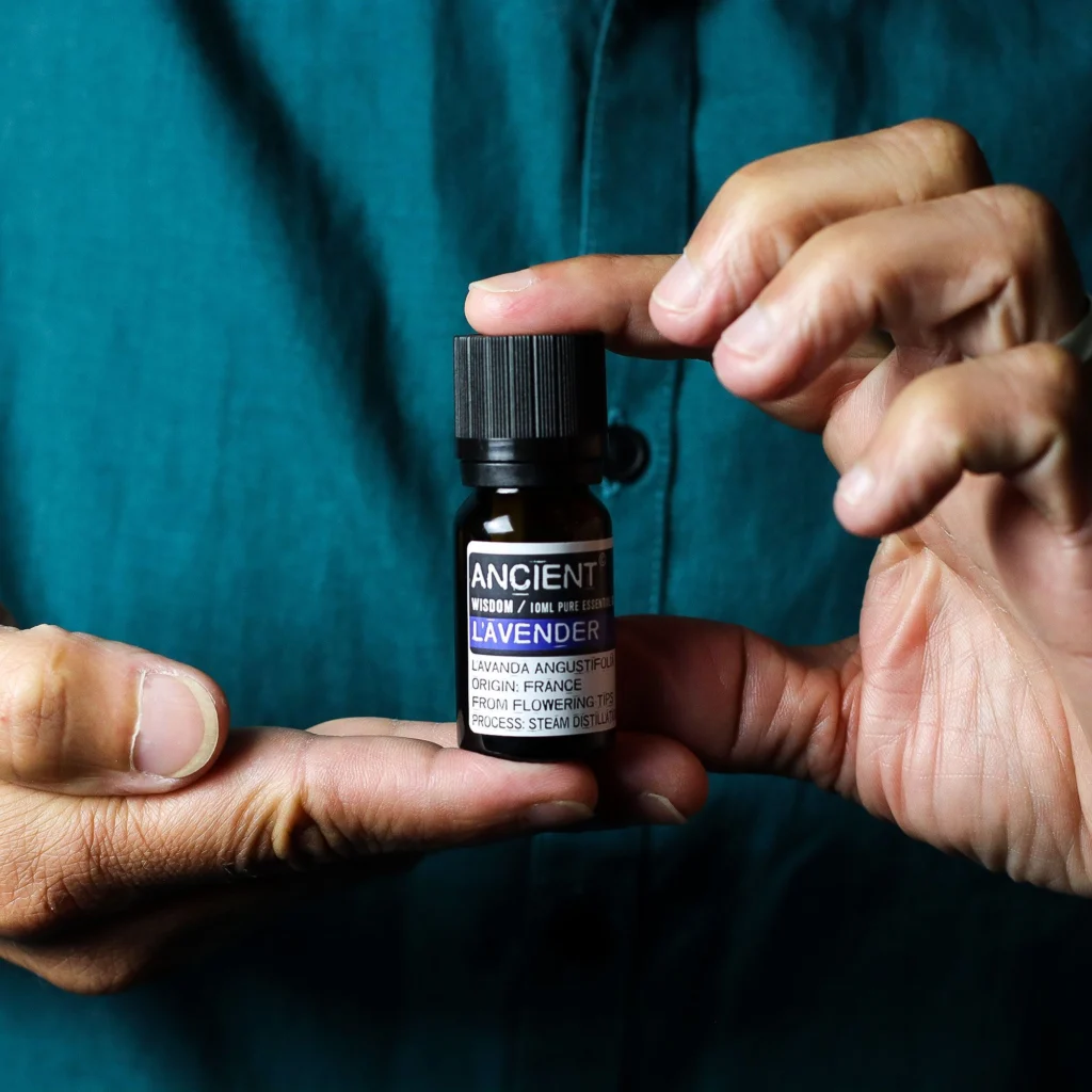 Aceites esenciales para el cabello: cuales usar y beneficios 10 Botella de aceite esencial lavanda Anscient Wisdom destilado al vapor