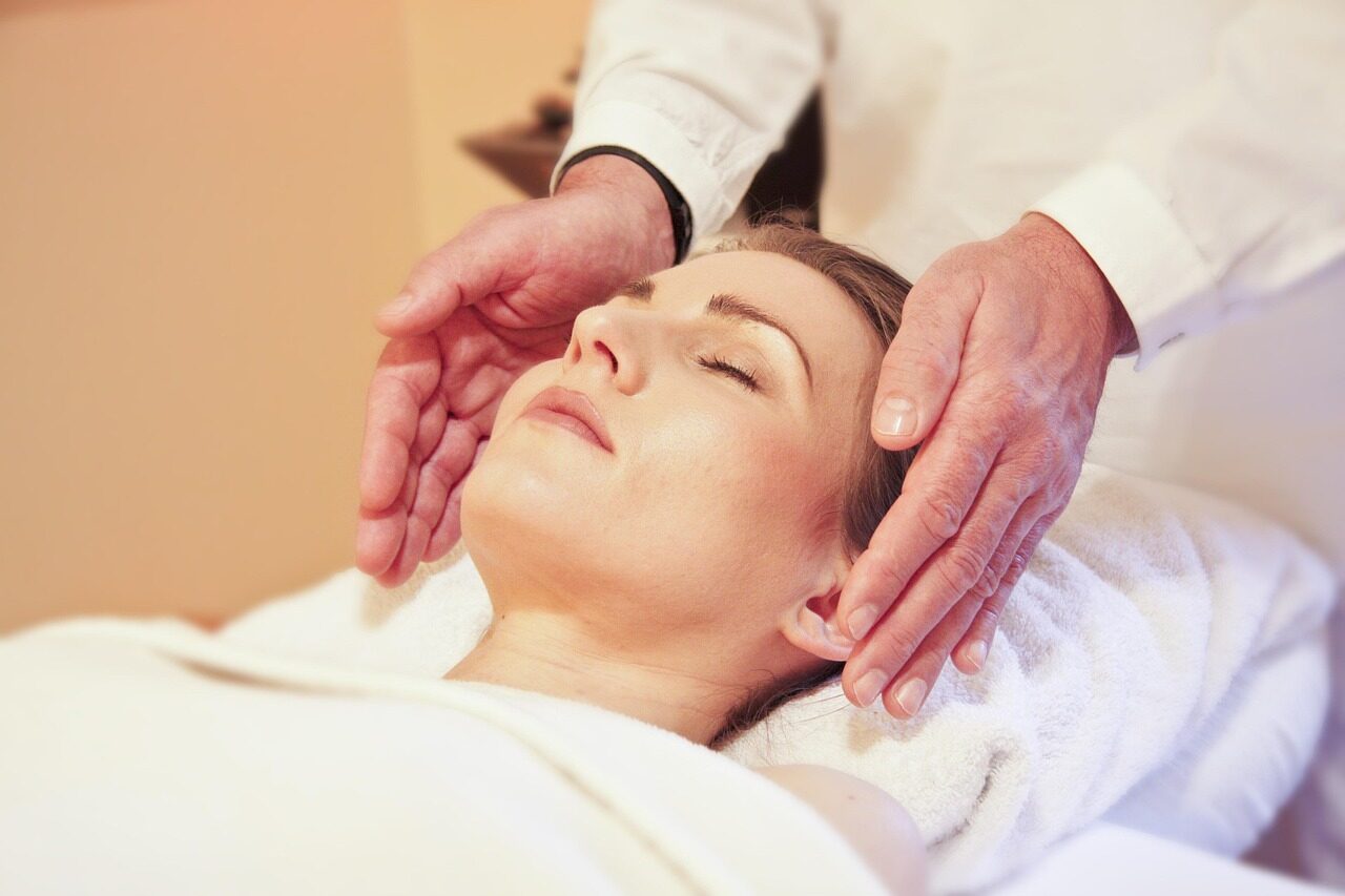Qué es el reiki y cómo funciona: guía para principiantes